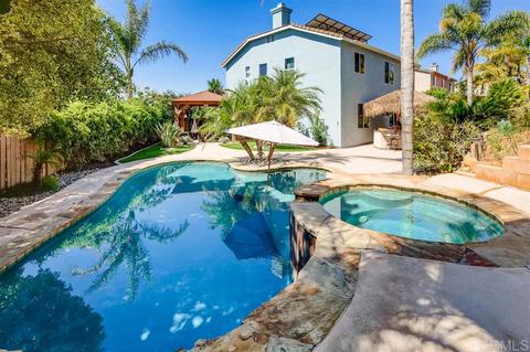 328 Natalie Way, Fallbrook, CA 92028 photo 3