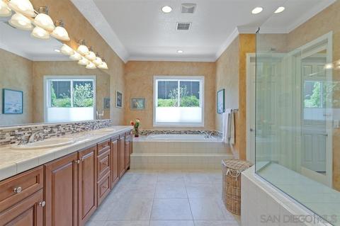 1045 Village Dr, Oceanside, CA 92057 photo 13