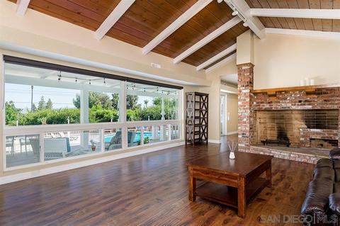 4544 Hillview Dr, La Mesa, CA 91941 photo 2