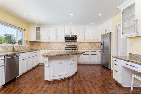4544 Hillview Dr, La Mesa, CA 91941 photo 3
