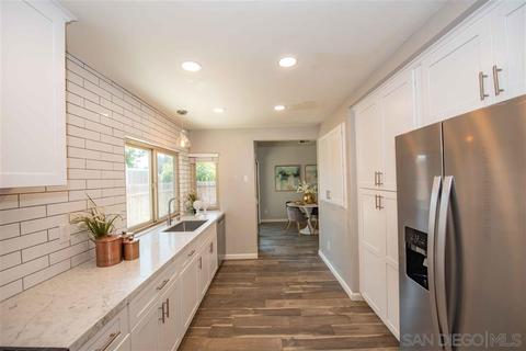 764 Nob Cir, Vista, CA 92084 photo 9