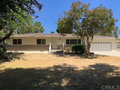 952 Bear Valley Rd, Escondido, CA 92025 photo 1