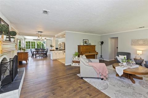 1165 Tower Dr, Vista, CA 92083 photo 2