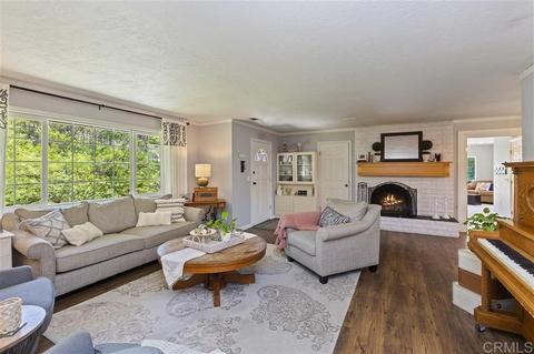 1165 Tower Dr, Vista, CA 92083 photo 4