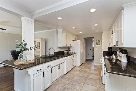 1165 Tower Dr, Vista, CA 92083 photo 10