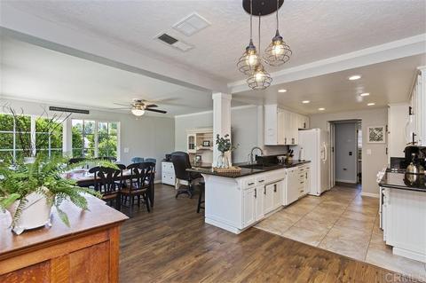 1165 Tower Dr, Vista, CA 92083 photo 6