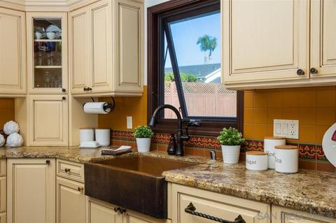 1325 Rodeo Dr, La Jolla, CA 92037 photo 6