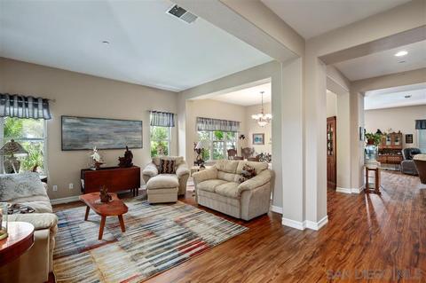 622 Sun Cir, Vista, CA 92081 photo 3