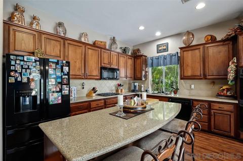 622 Sun Cir, Vista, CA 92081 photo 6