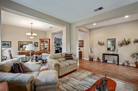 622 Sun Cir, Vista, CA 92081 photo 4