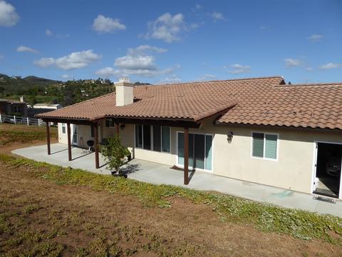 1003 La Rueda Dr, Vista, CA 92084 photo 12