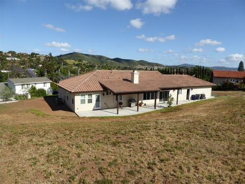 1003 La Rueda Dr, Vista, CA 92084 photo 13