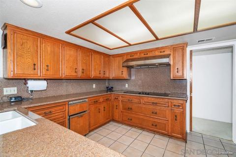 1811 Hidden Mesa Rd, El Cajon, CA 92019 photo 4