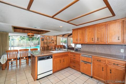 1811 Hidden Mesa Rd, El Cajon, CA 92019 photo 5