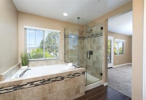 1075 Greenway Rd, Oceanside, CA 92057 photo 9