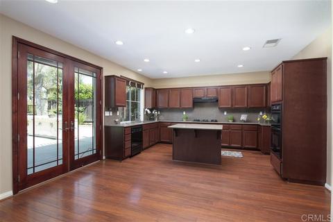 1075 Greenway Rd, Oceanside, CA 92057 photo 3