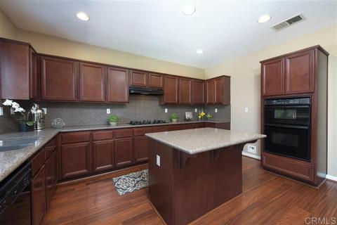 1075 Greenway Rd, Oceanside, CA 92057 photo 4