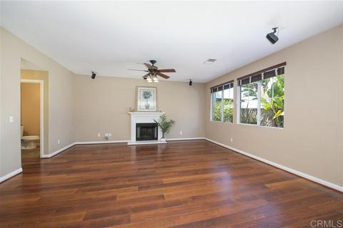 1075 Greenway Rd, Oceanside, CA 92057 photo 1
