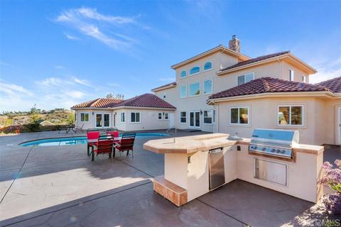 413 Bonita Valle, Fallbrook, CA 92028 photo 4