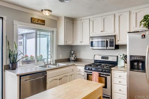 9405 Carlton Oaks Dr #B, Santee, CA 92071 photo 9