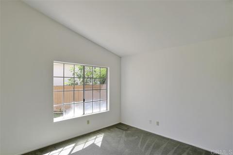 2679 Seacrest Ct, Vista, CA 92081 photo 4