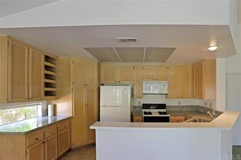2679 Seacrest Ct, Vista, CA 92081 photo 14