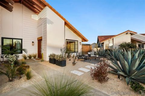 7318 Lily Pl, Carlsbad, CA 92011 photo 2