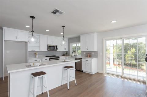 838 Cypress Dr, Vista, CA 92084 photo 9