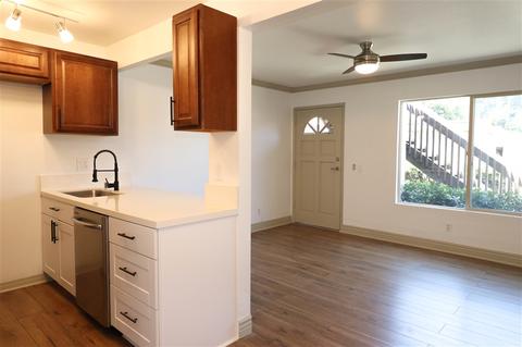 615 Vine St #2, Oceanside, CA 92054 photo 2