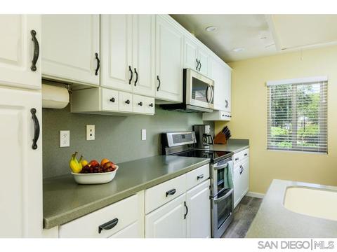 219 Eveningside Gln, Escondido, CA 92026 photo 9
