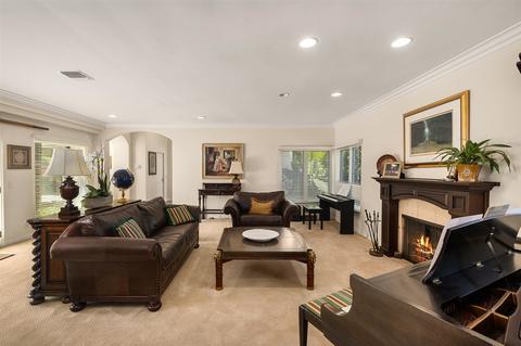 7740 Whitefield Pl, La Jolla, CA 92037 photo 9