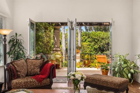 7740 Whitefield Pl, La Jolla, CA 92037 photo 5