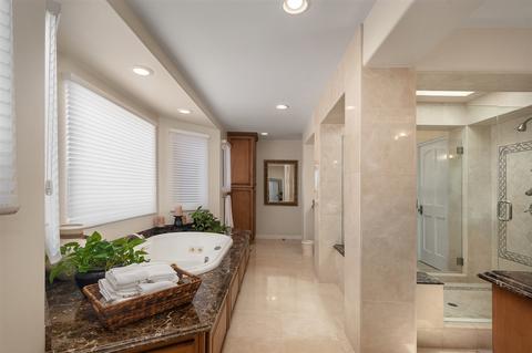 7740 Whitefield Pl, La Jolla, CA 92037 photo 12