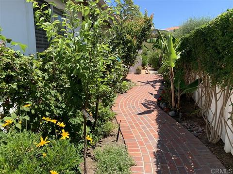 4882 Galicia Way, Oceanside, CA 92056 photo 2