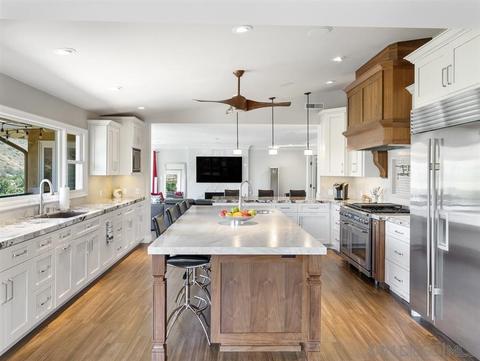 1510 Cloverdale Rd, Escondido, CA 92027 photo 4