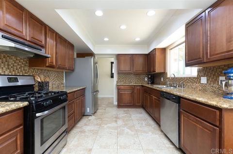 315 W Kalmia St, Fallbrook, CA 92028 photo 8