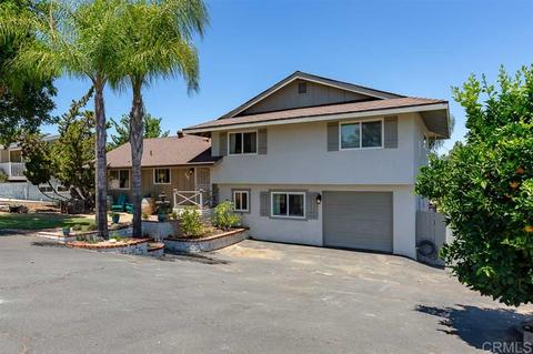 315 W Kalmia St, Fallbrook, CA 92028 photo 2