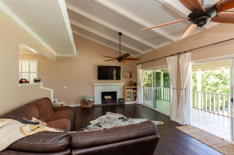 315 W Kalmia St, Fallbrook, CA 92028 photo 3