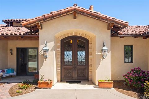 422 Yucca, Fallbrook, CA 92028 photo 2