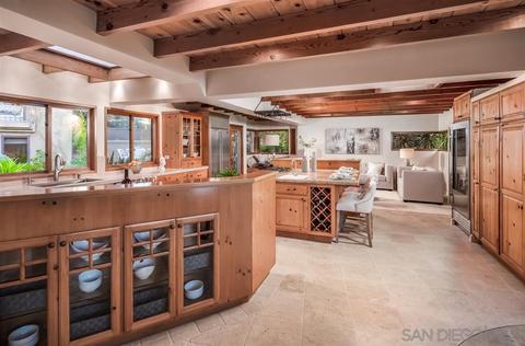 945 Crest Rd, Del Mar, CA 92014 photo 3