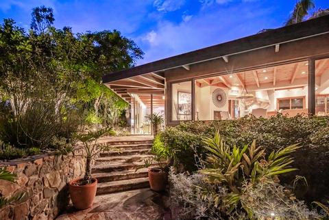 945 Crest Rd, Del Mar, CA 92014 photo 2
