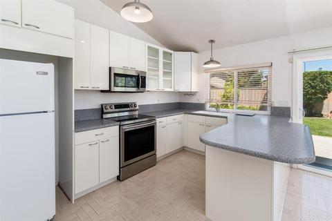 527 Splitrail Dr, Encinitas, CA 92024 photo 4
