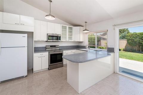 527 Splitrail Dr, Encinitas, CA 92024 photo 3