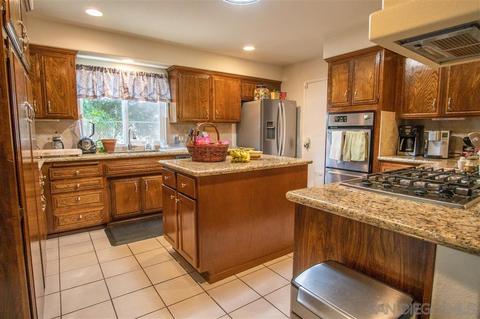 1323 Via Del Oro, Fallbrook, CA 92028 photo 2