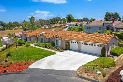 2208 Crest Hill Ln, Fallbrook, CA 92028 photo 1