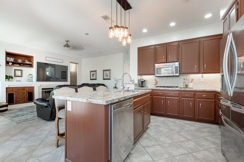 528 Bayona Loop, Chula Vista, CA 91910 photo 9