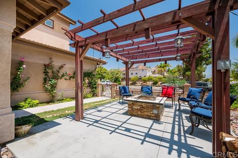 528 Bayona Loop, Chula Vista, CA 91910 photo 2