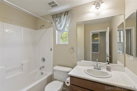 2853 Oro Blanco Cir, Escondido, CA 92027 photo 10