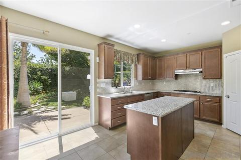 2853 Oro Blanco Cir, Escondido, CA 92027 photo 8