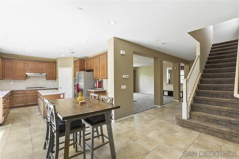 2853 Oro Blanco Cir, Escondido, CA 92027 photo 2